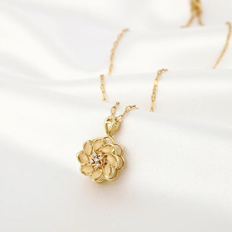 COLAR FLOR BANHADO EM OURO 18K - GARG102