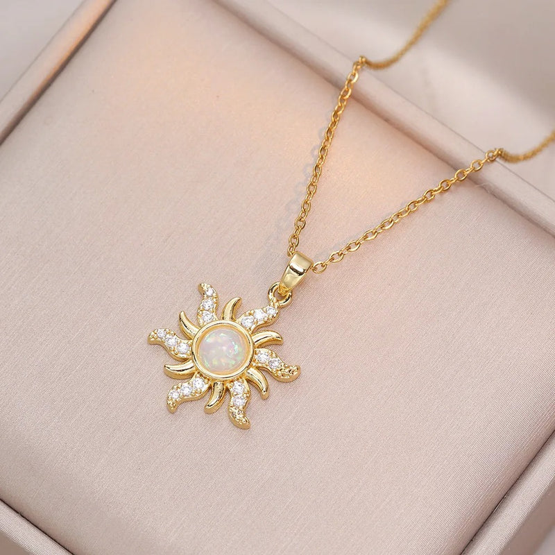 COLAR SOL CRAVEJADO BANHADO EM OURO 18K - GARG168