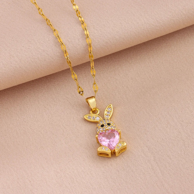 CONJUNTO PÁSCOA ROSA CRAVEJADO BANHADO EM OURO 18K - CONJ339