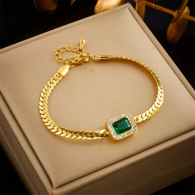 CONJUNTO PEDRAS CRAVEJADAS VERDE BANHADO EM OURO 18K - CONJ433 - Menina Elegante