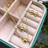CONJUNTO ESFERAS BANHADO EM OURO 18K - CONJ830